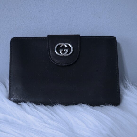 Gucci Handbags - Gucci vintage leather kisslock compact wallet EUC